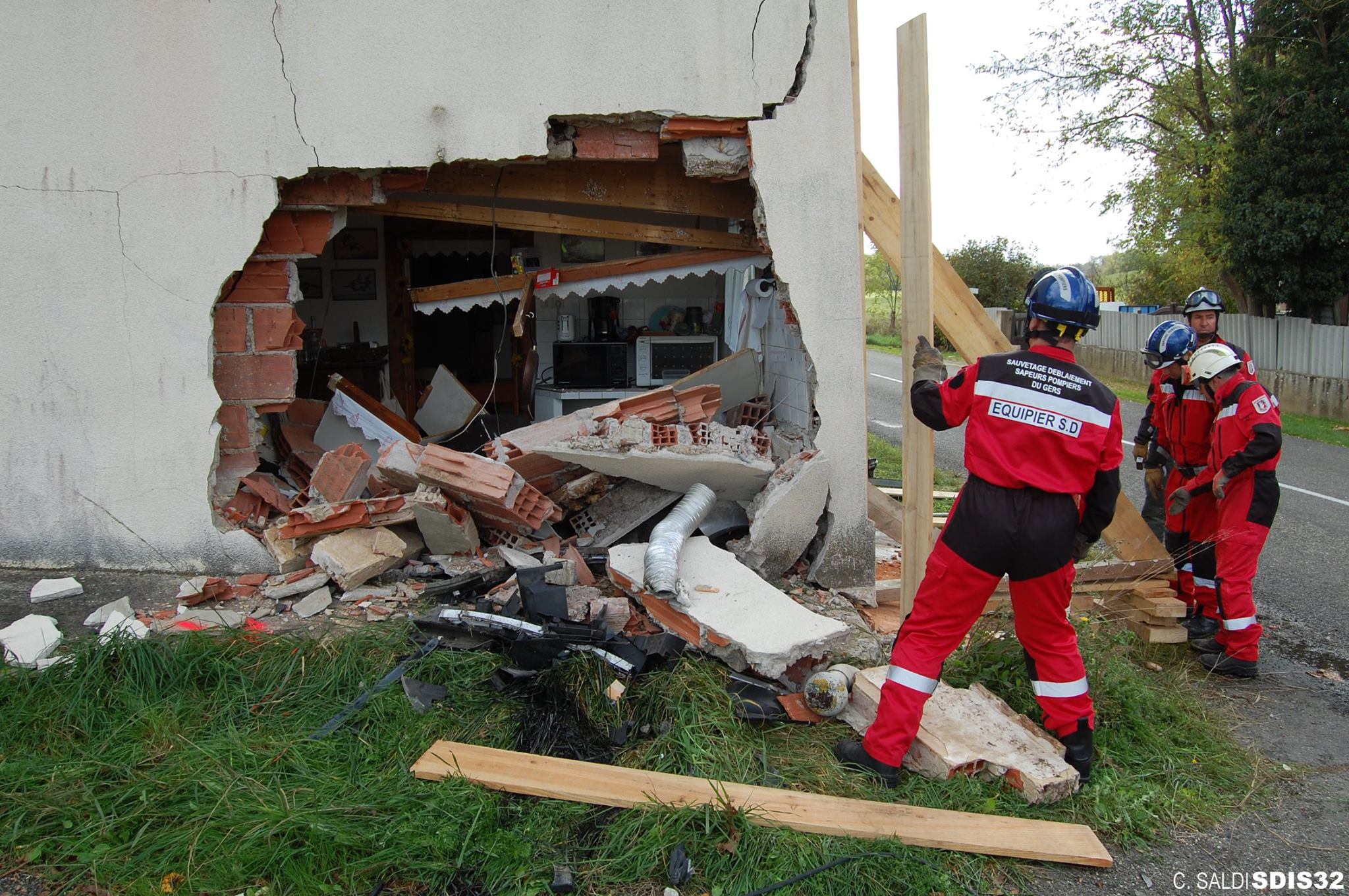 pompiers voiture maison 3.jpg