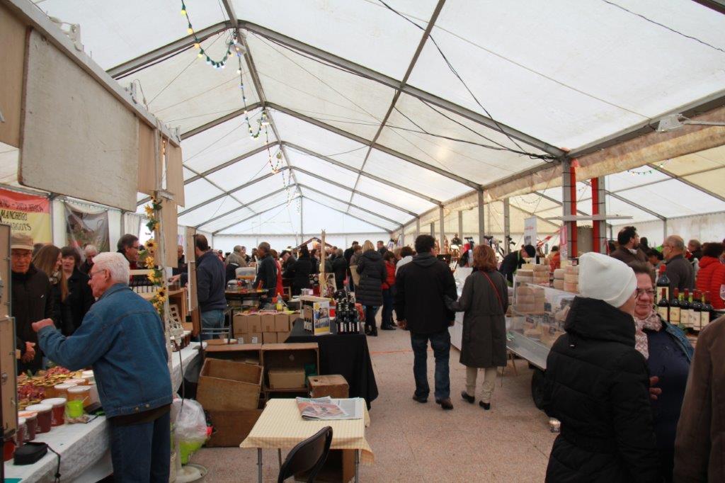 CHAPITEAU FOIRE.jpg