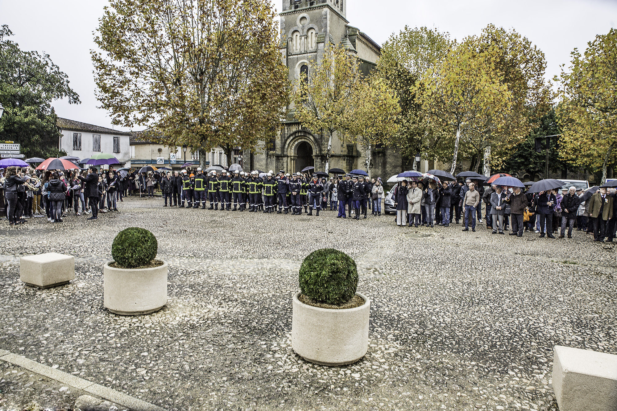 a Le dispositif de la cérémonie 1bis 111117.jpg