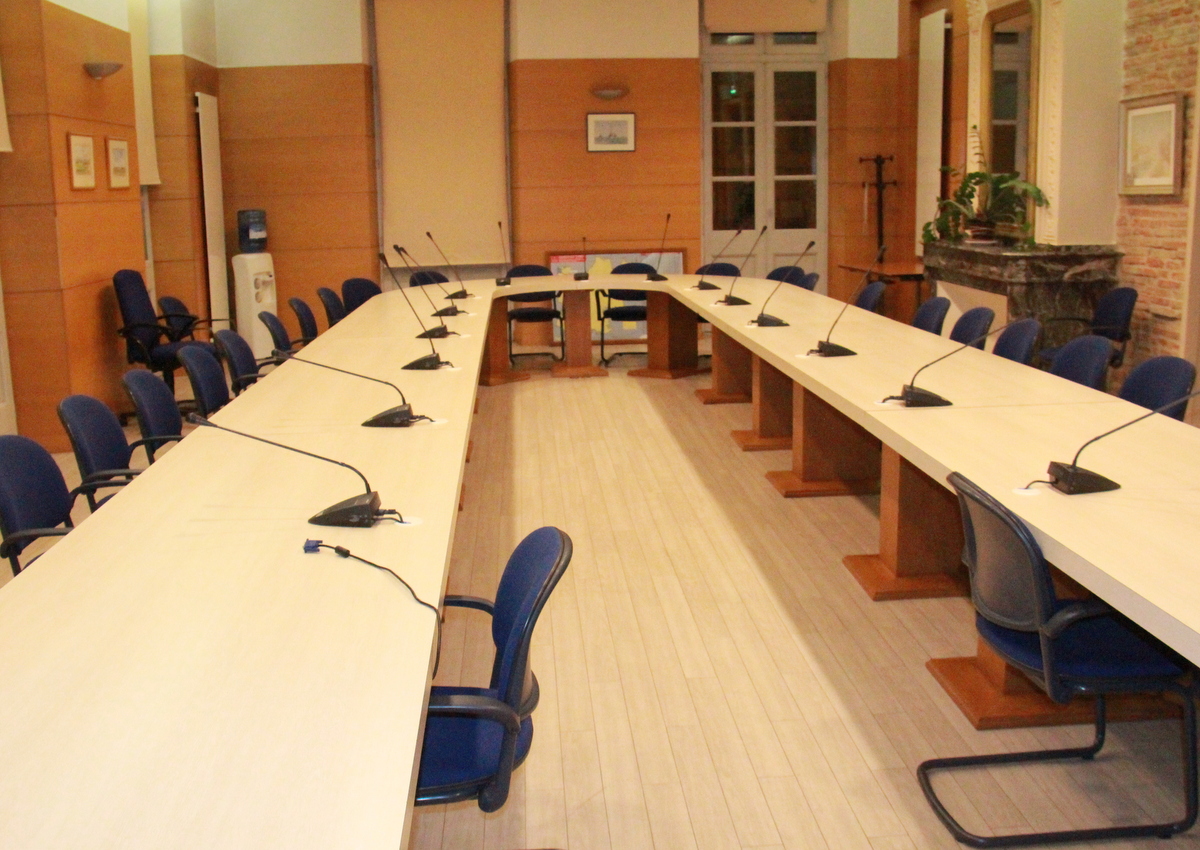Salle du Conseil avant l'arrivée des Conseillers.JPG