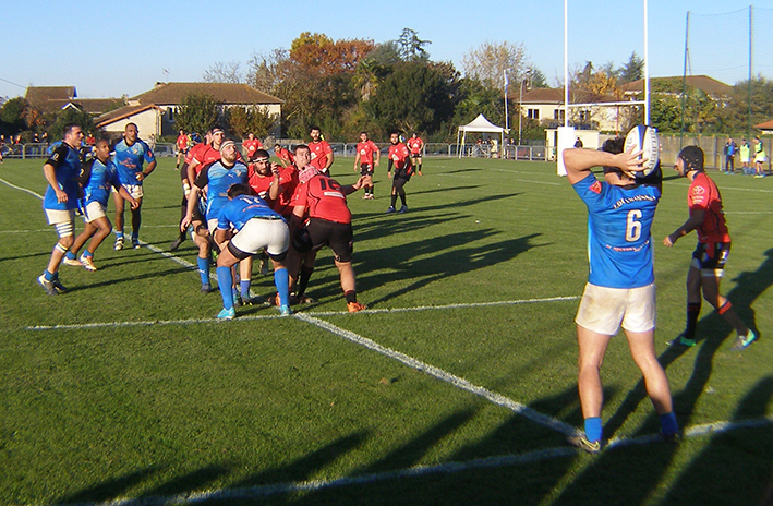 rugby touche.jpg