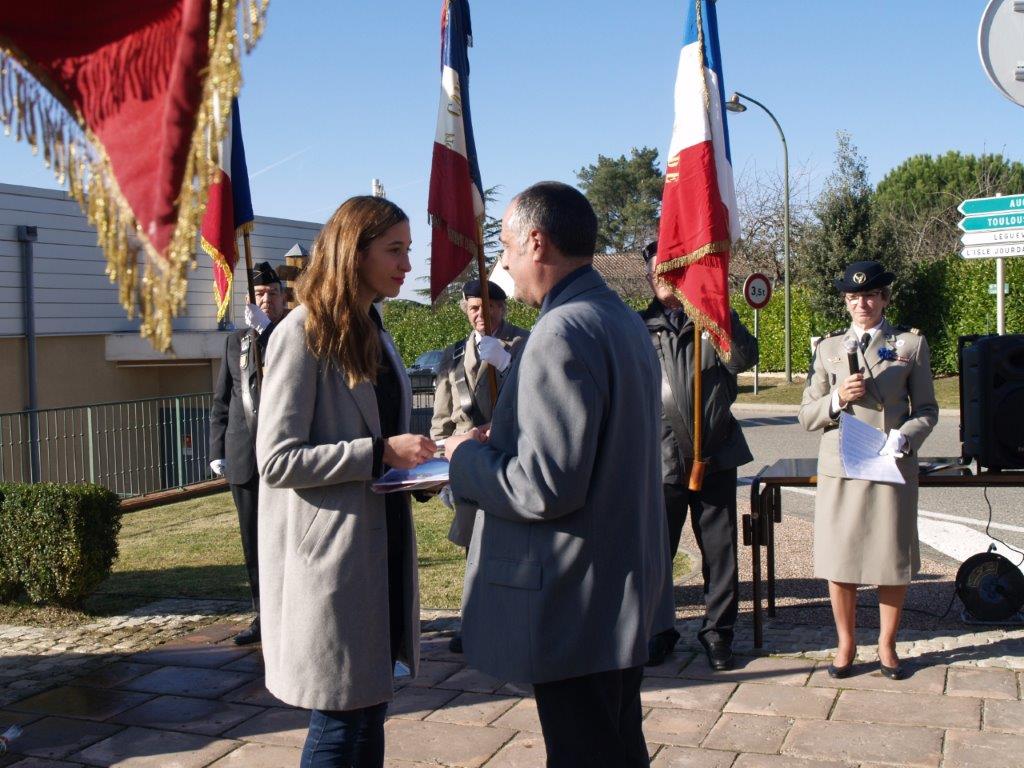 Ilona, félicitée par.jpg