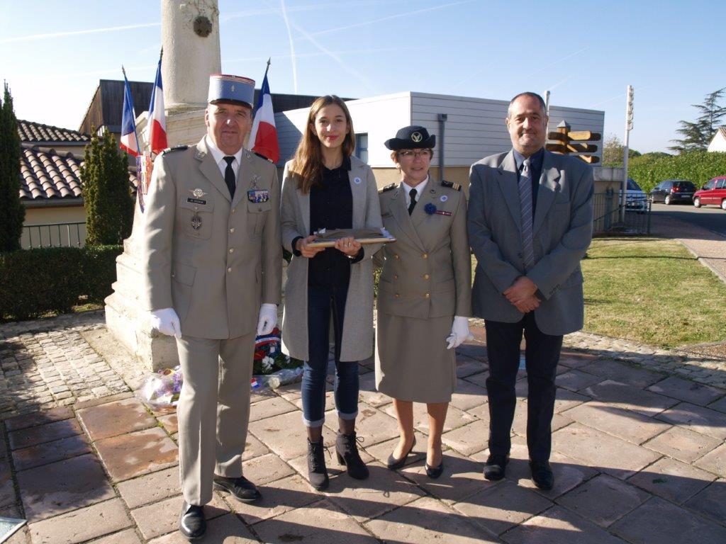 Les 2 Capitaines avec Ilona et René Vabre.JPG