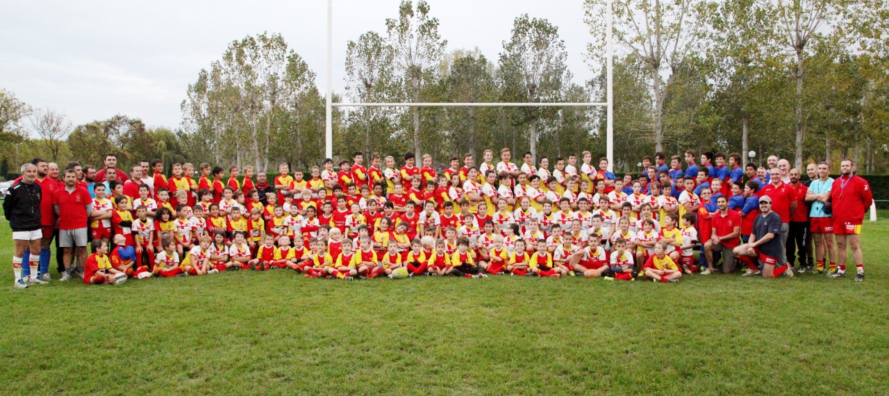 PHOTO ENSEMBLE MEMBRES ECOLE RUGBY.jpg