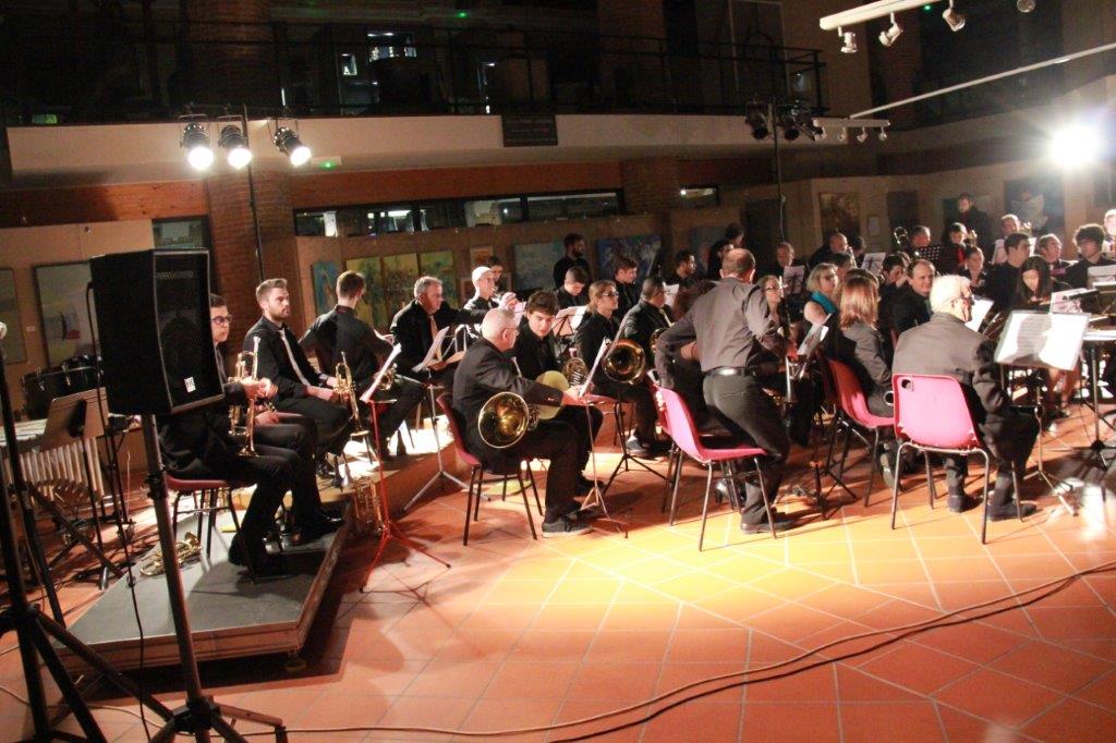 L'ORCHESTRE LA PHILARMONIQUE.jpg