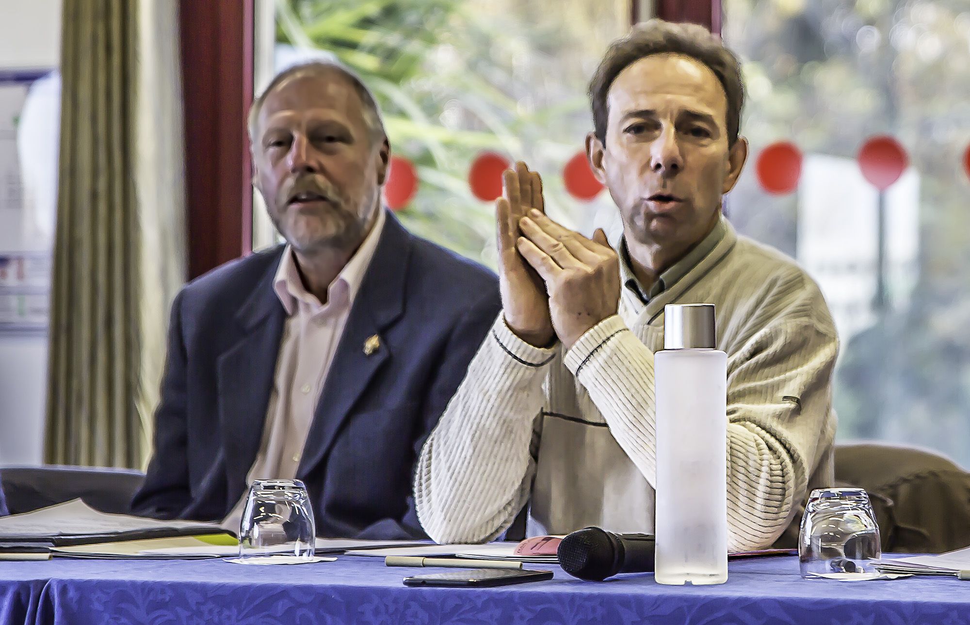 8 Nick Cawthray et Gilles Busipelli faisant son rapport moral 1bis 261117.jpg