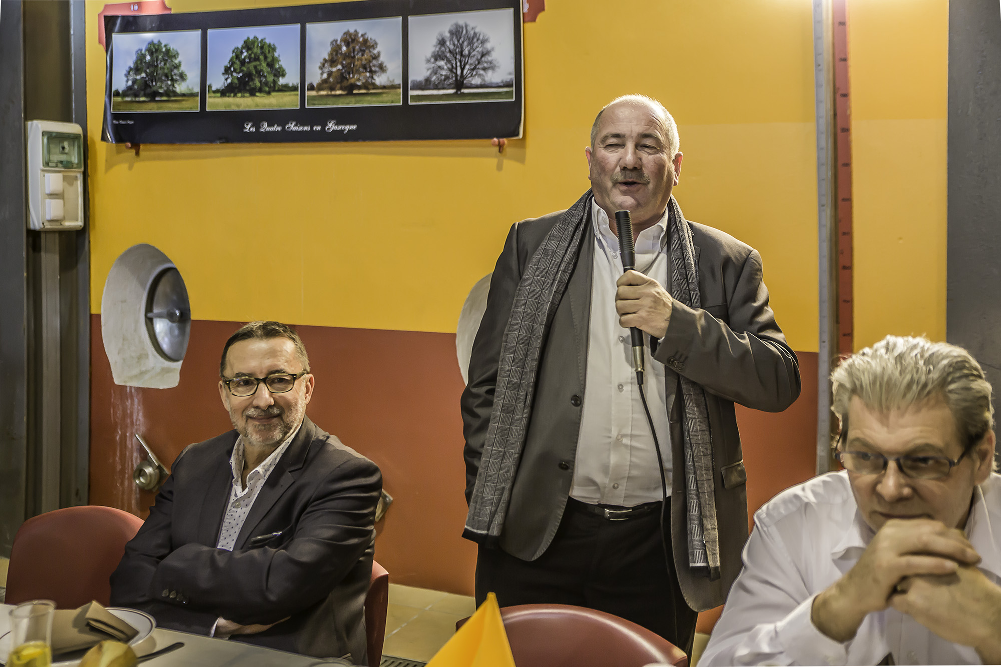 3 Allocution de Patrick Farbos àgauche Christian Peyret 1bis 271117.jpg