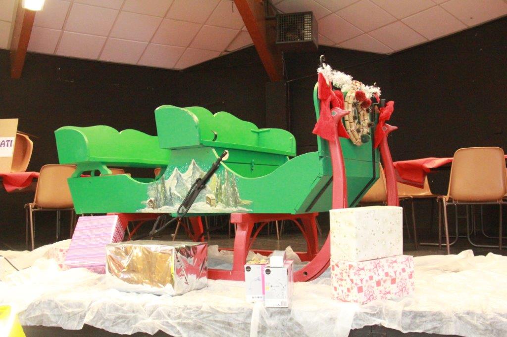 LE TRAINEAU DU PERE NOEL.jpg