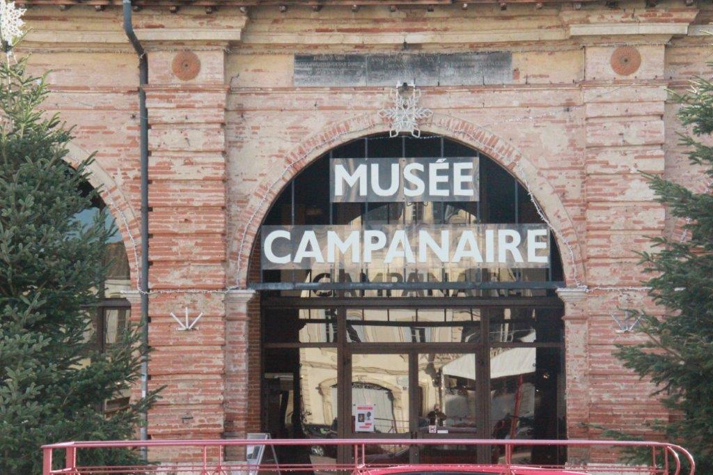 SPECTACLE AU MUSEE CAMPANAIRE.JPG