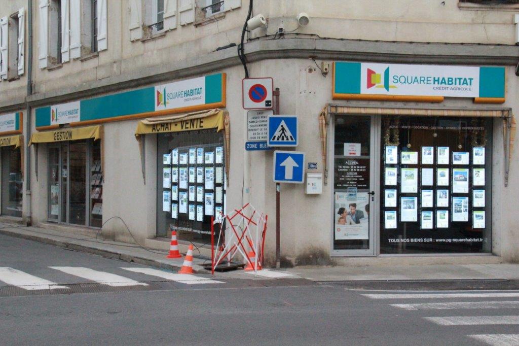 une agence bien visible.JPG
