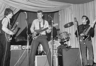 1964 JOHNNY ET LES LIONCEAUX PHOTO LES LIONCEAUX.jpg