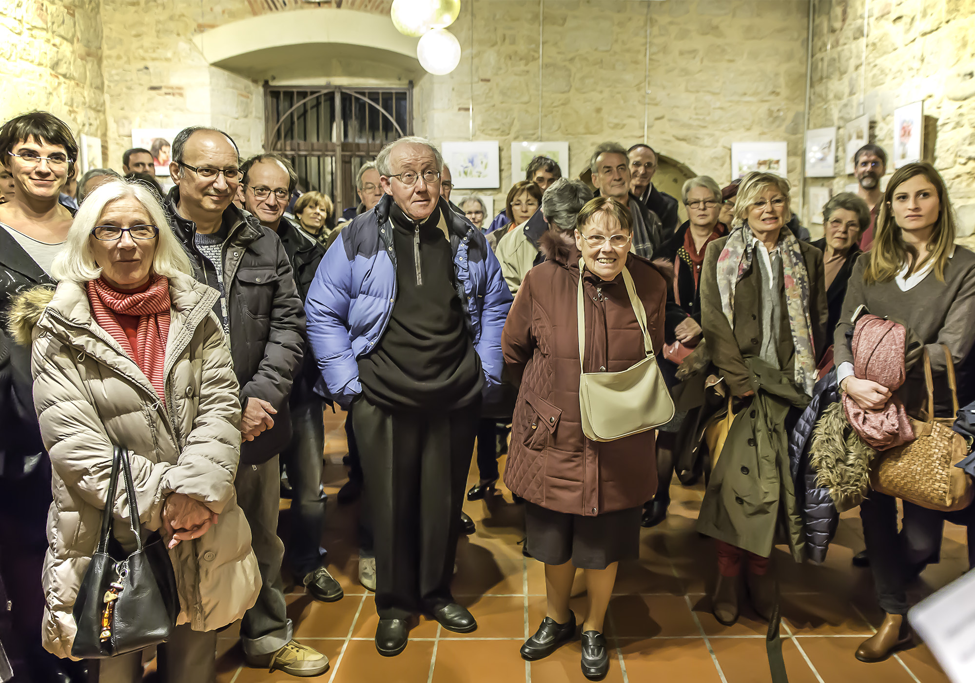 1 La foule écoute les interventions 1bis 151217.jpg