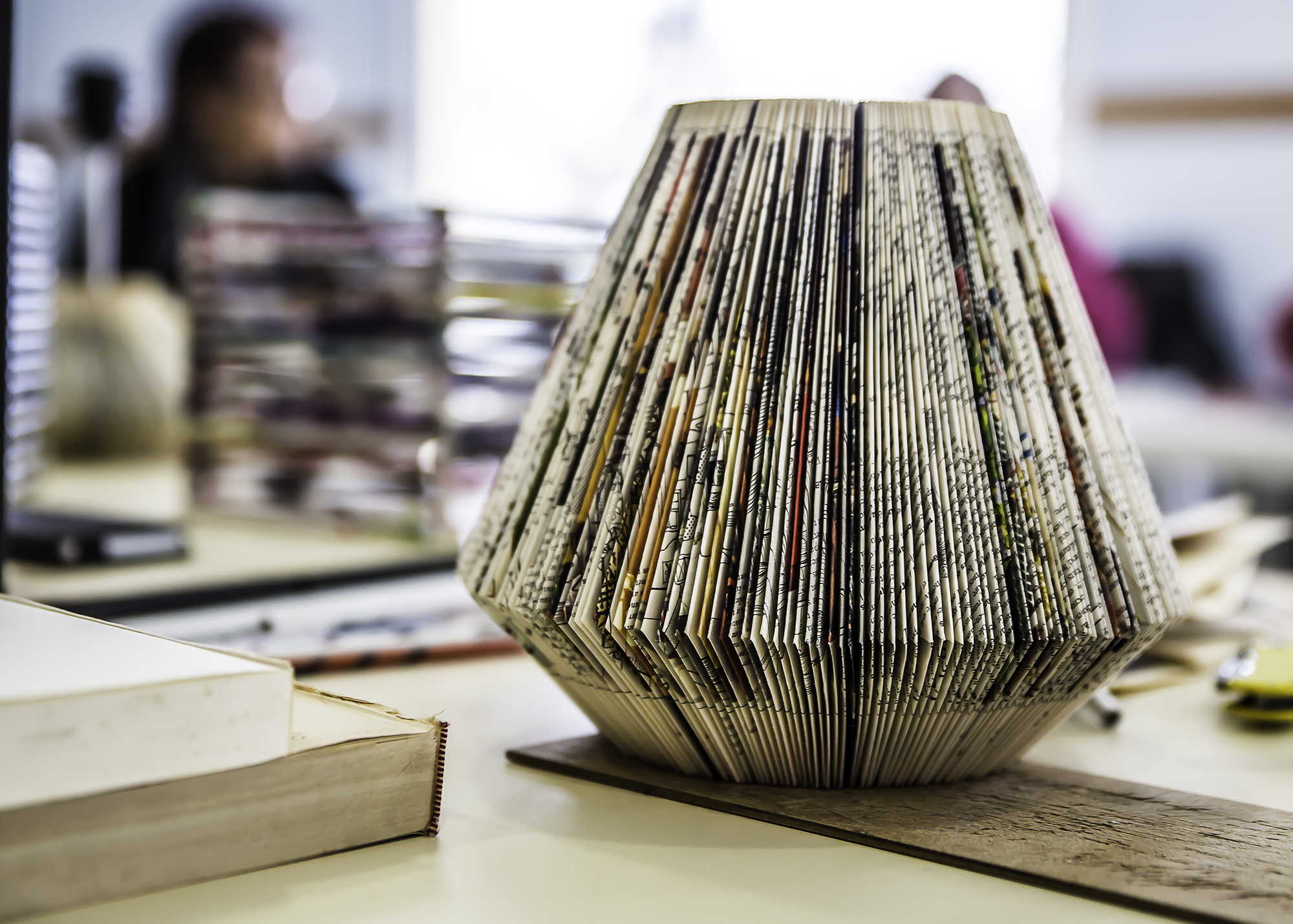 6 Gros plan sur un modèle de paper's lamp 1bis 131217.jpg