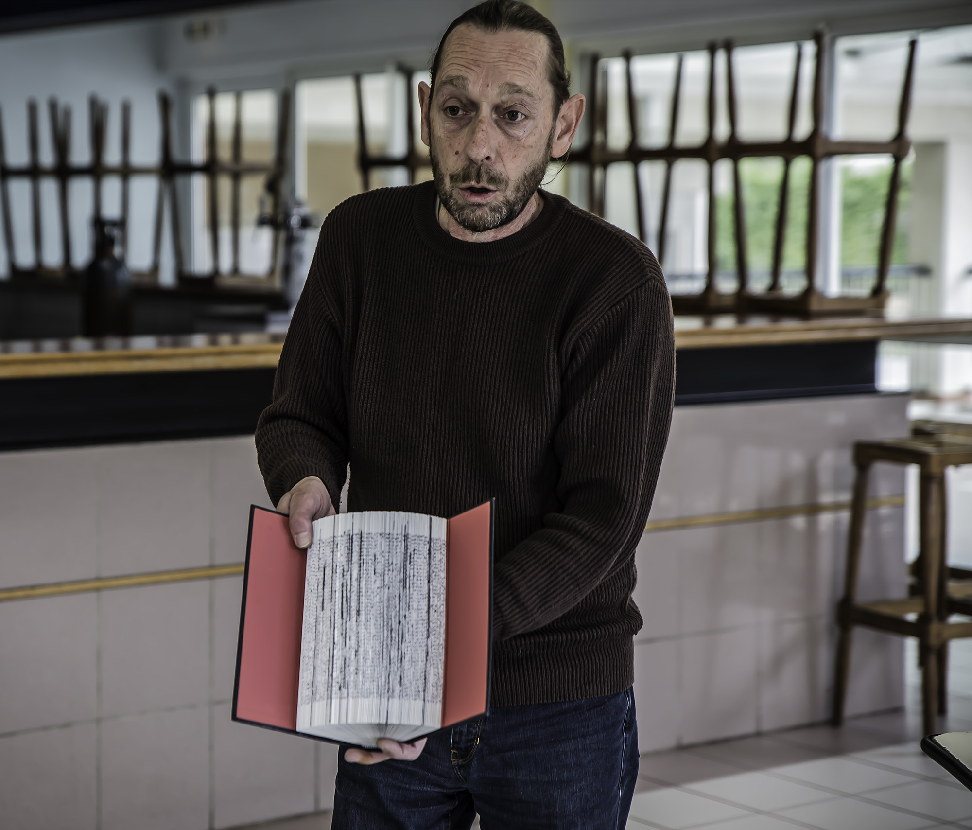 4 Marc Cosse montre 1 modèle de paper's lamp 1bis 131217.jpg