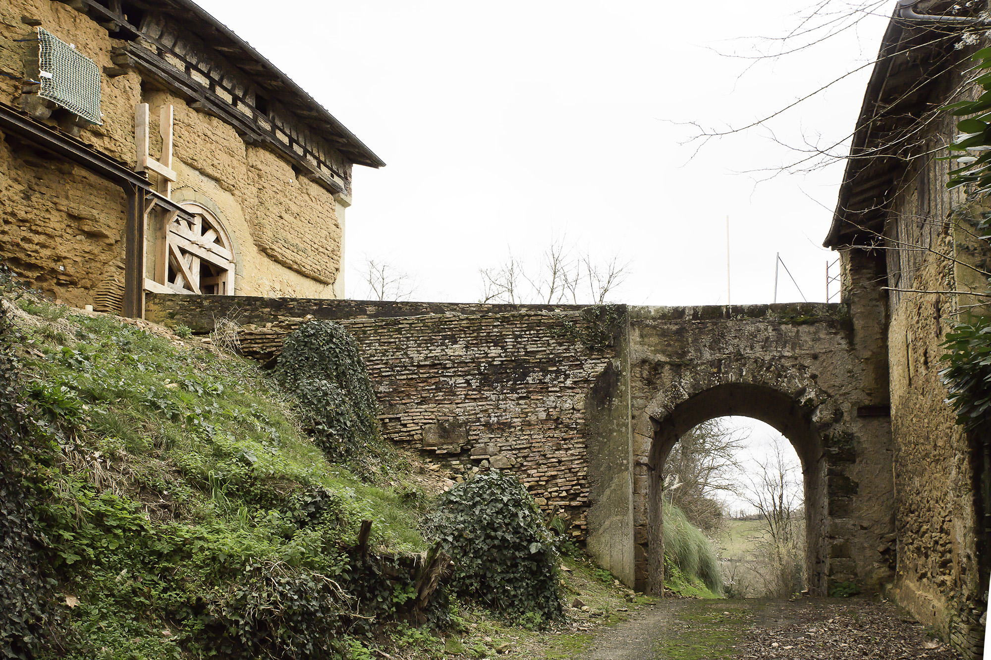 8 Le pont entre motte et Castet 1bis 110118.jpg
