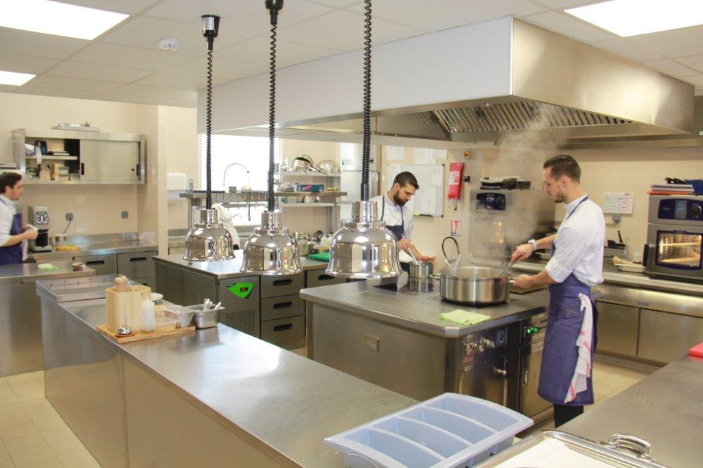 les cuisines en action.JPG
