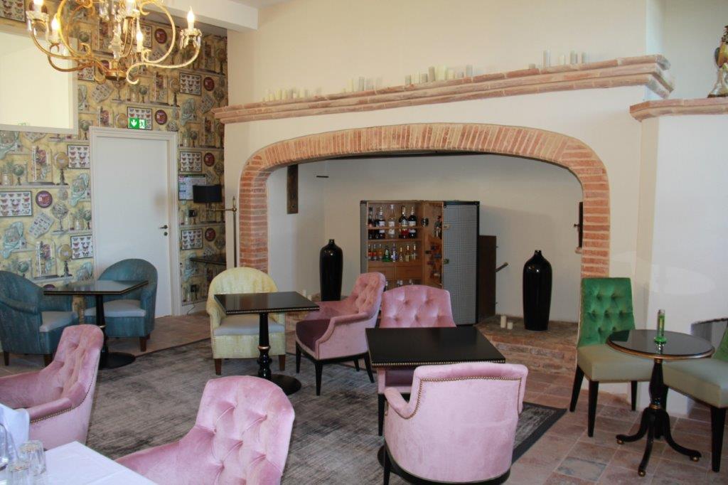 le petit salon, aussi endroit où on sert le petit déjeuner.JPG