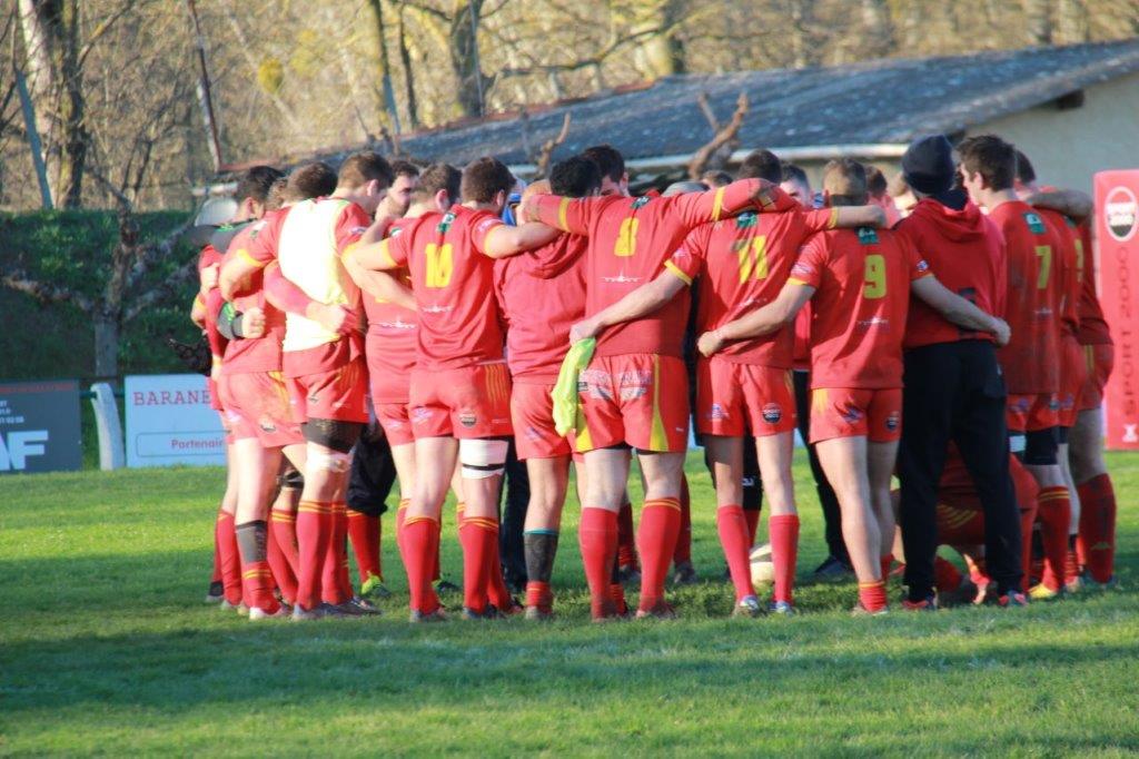 Fin de match avec victoire 15 à 12 pour la Une.JPG