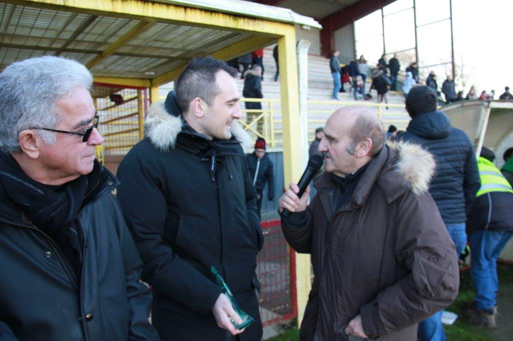 Claude Biran interviewant Cédric Clavé d'AIR COST CONTROL qui va remettre le Talent d'Or.JPG