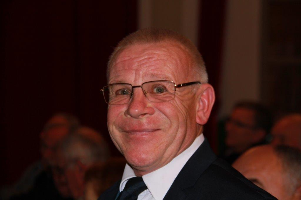 le porte drapeau Michel Marquet.JPG