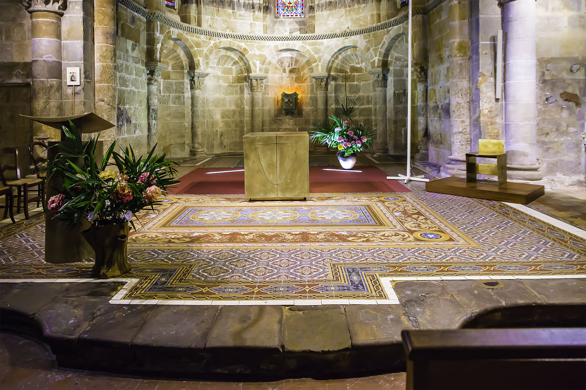 6 Le choeur, son carrelage et son tapis 1bis290118.jpg