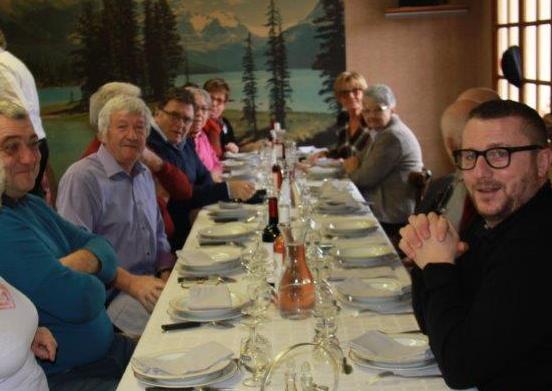 des habitués de Marestaing avec leurs amis.JPG