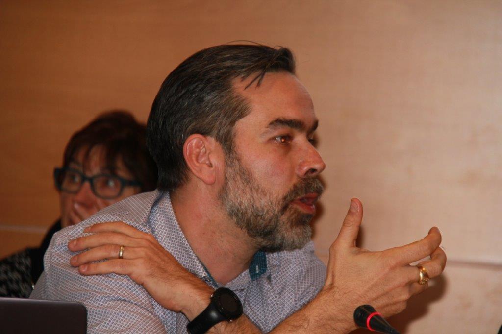 RENE ORTEGA EN BRILLANT ORATEUR.JPG