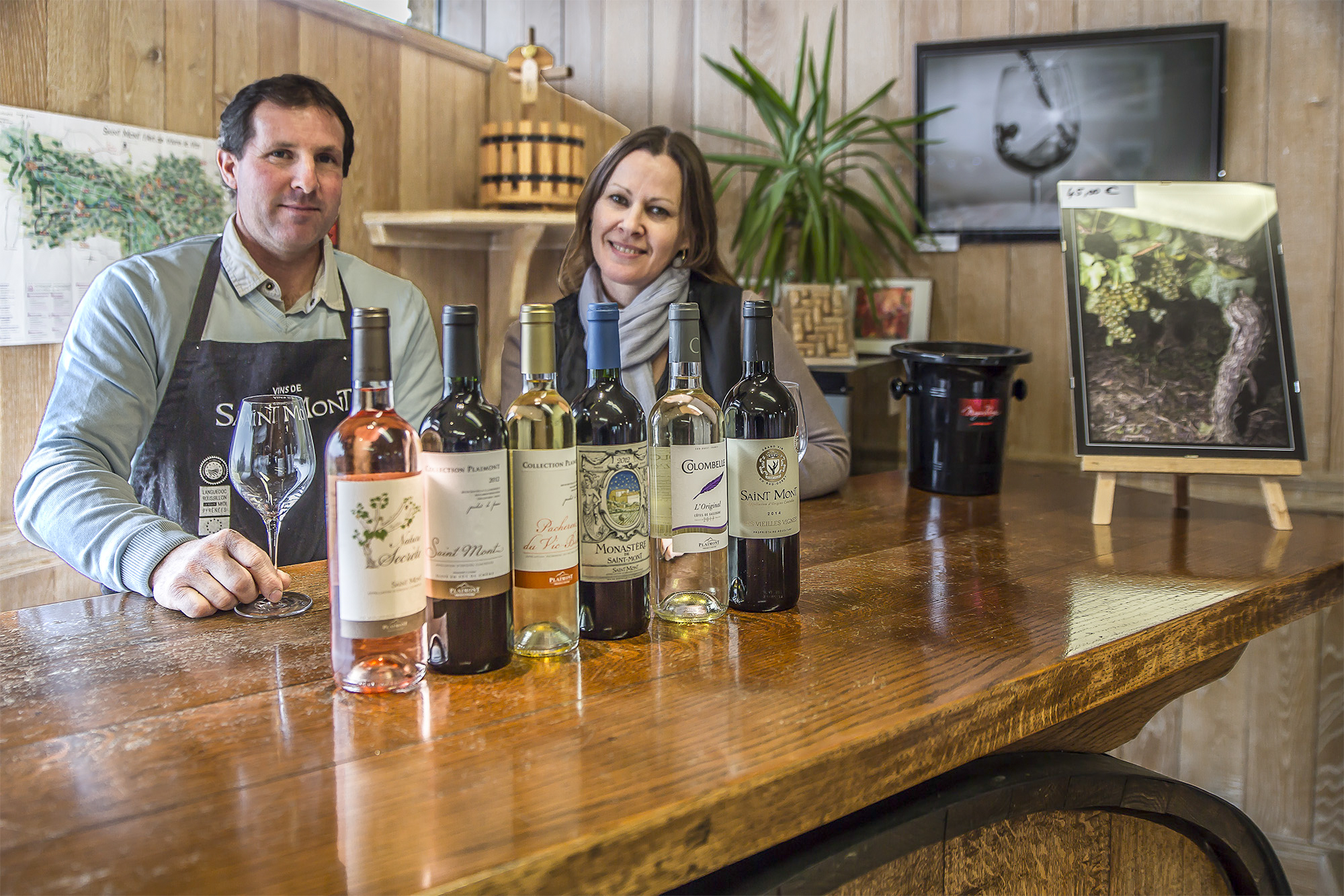 1 Nathalie et vigneron  à la boutique 1bis 091217.jpg