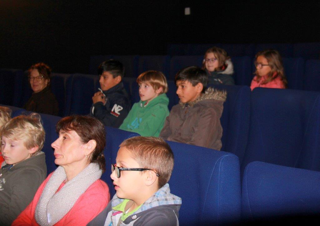 1-un jeune public attentif et très cultivé.JPG