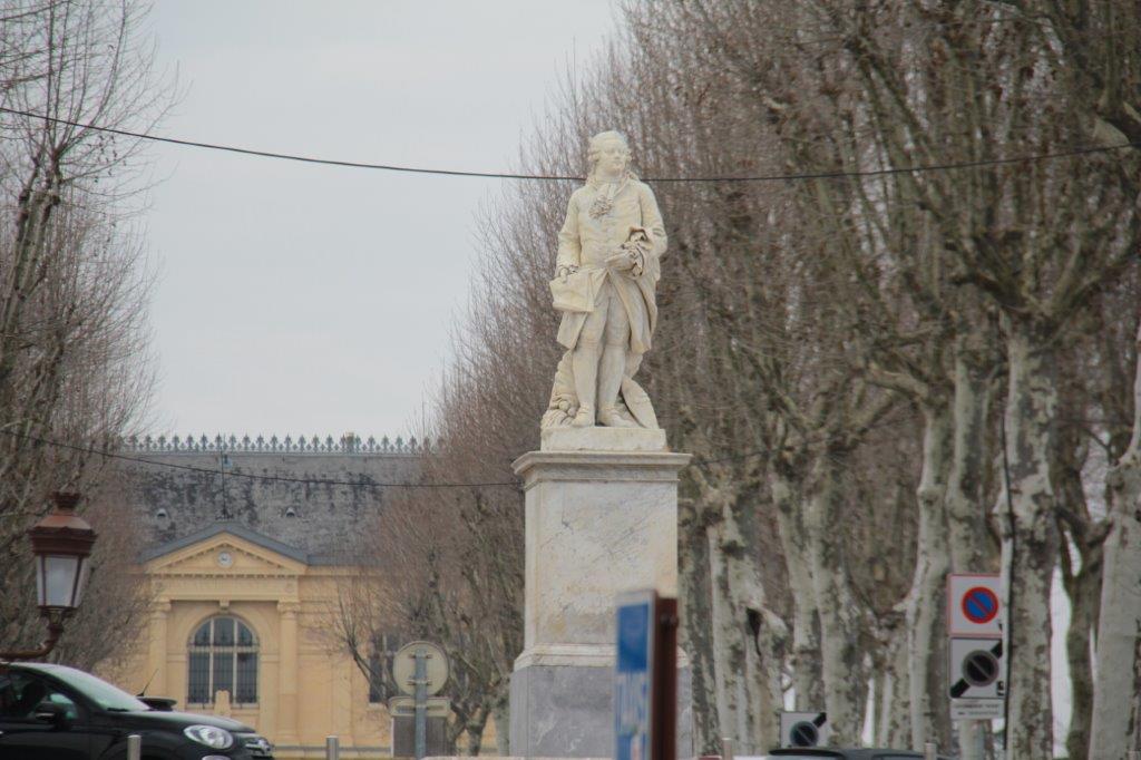 les allées d'Etigny.JPG