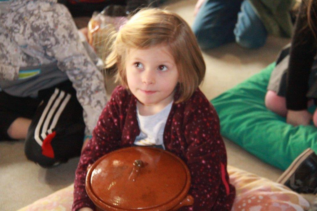 la petite Clarence et la marmite magique.JPG