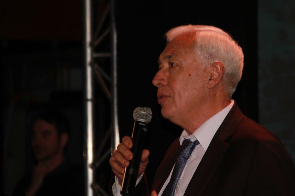 Francis Idrac accueillant la première réunion.JPG