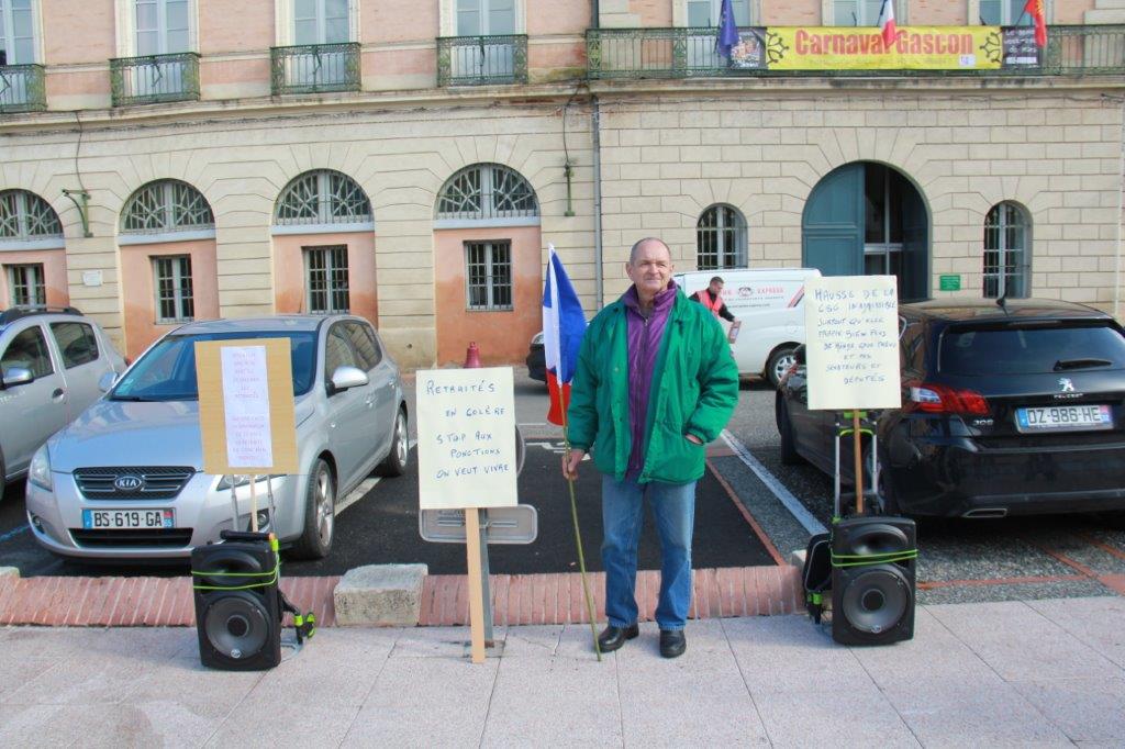 manifestation avec sonorisation portative.JPG