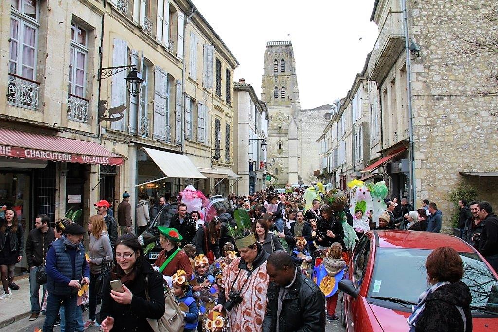 défilé.jpg