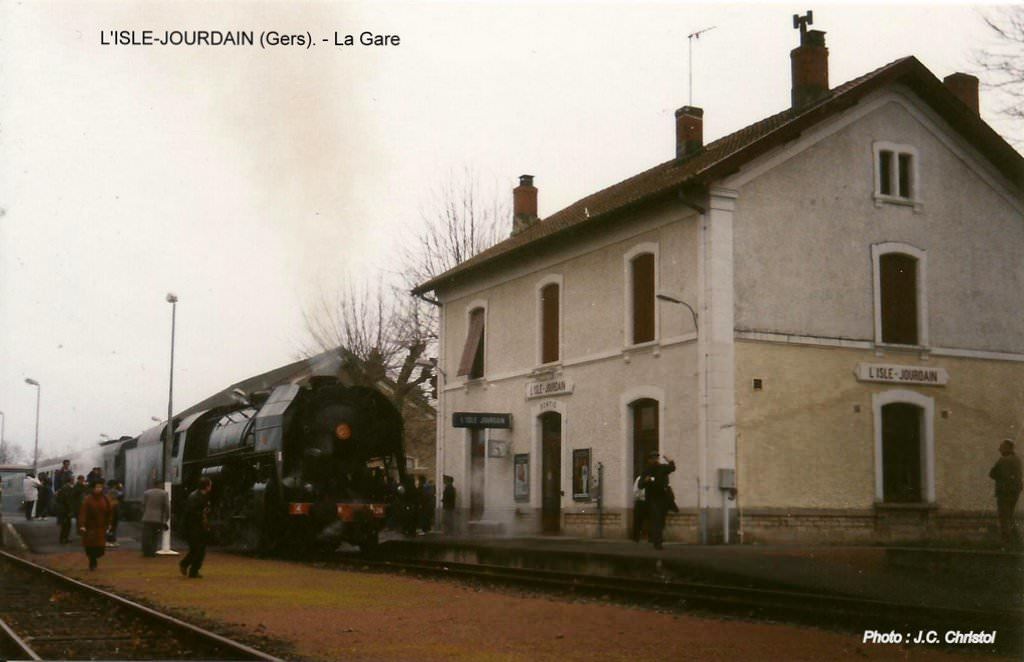 2018 03 gare de l'isle jourdain.jpg