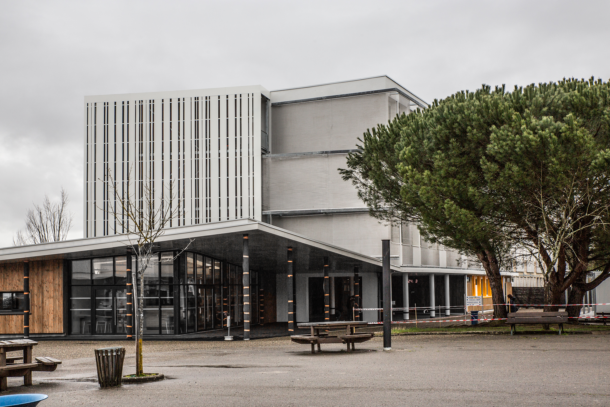 4 Le bâtiment rénové du collège 1bis 240318.jpg