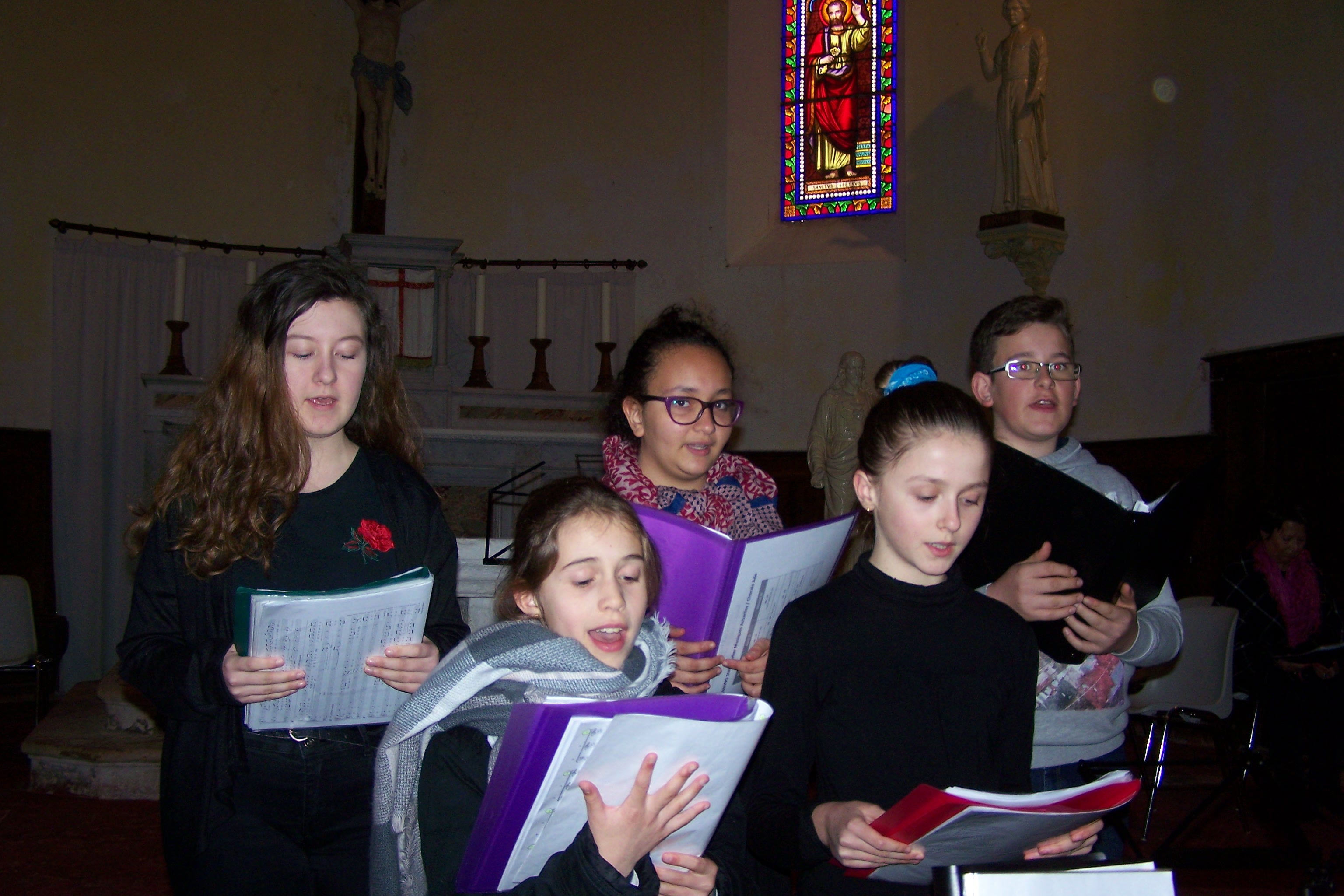 chorale dans l'église de Bivès 009.JPG