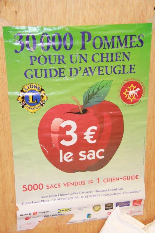 A VOTRE BON COEUR 5000 SACS =UN  CHIEN .JPG