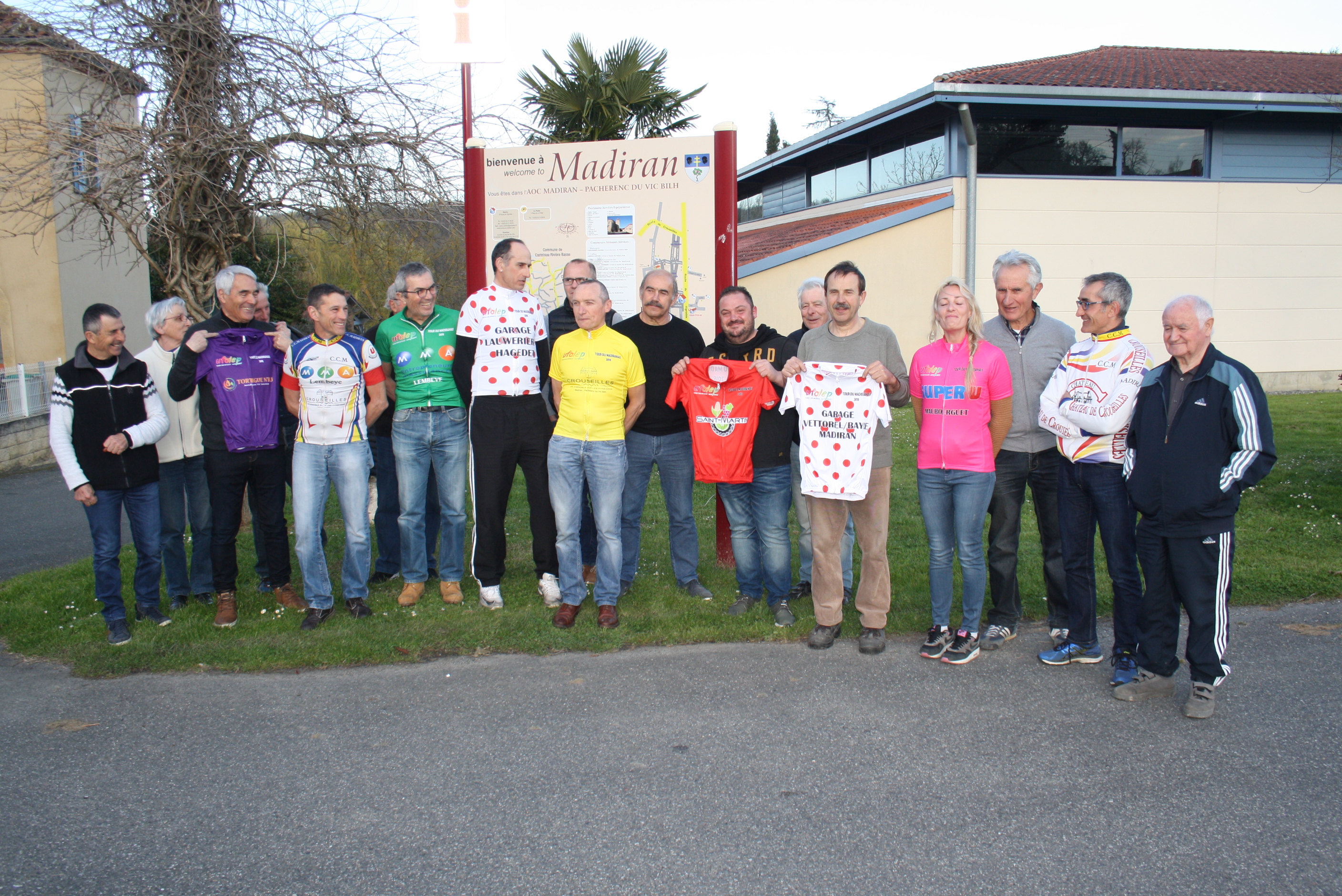 TOUR MADIRANAIS PRESENTATION MAILLOTS 2018 007.JPG