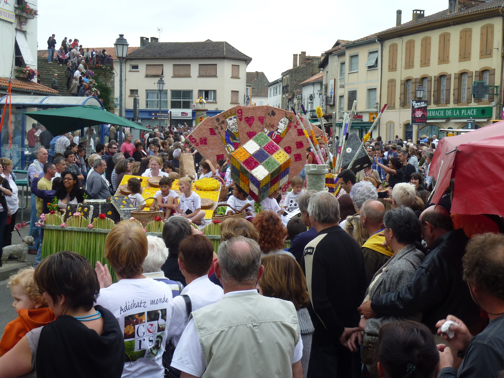 RISCLE FETE DES FLEURS ARCHIVES P1010982.JPG