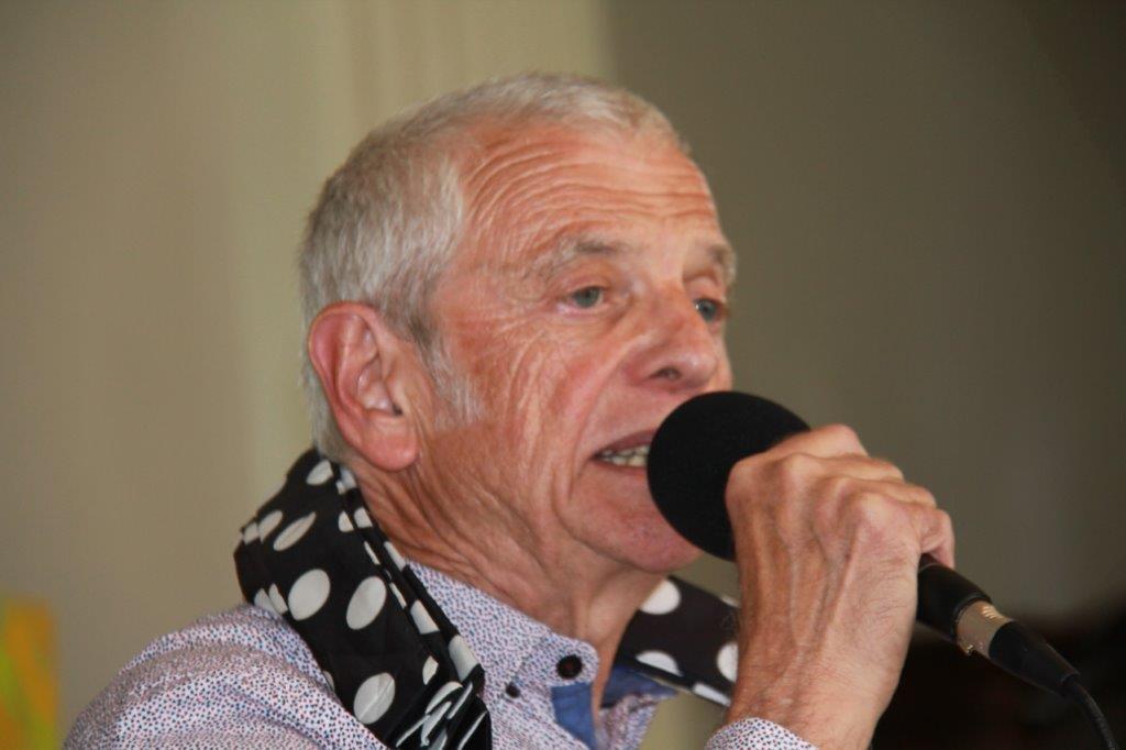 Pierre et la cravate à pois.JPG