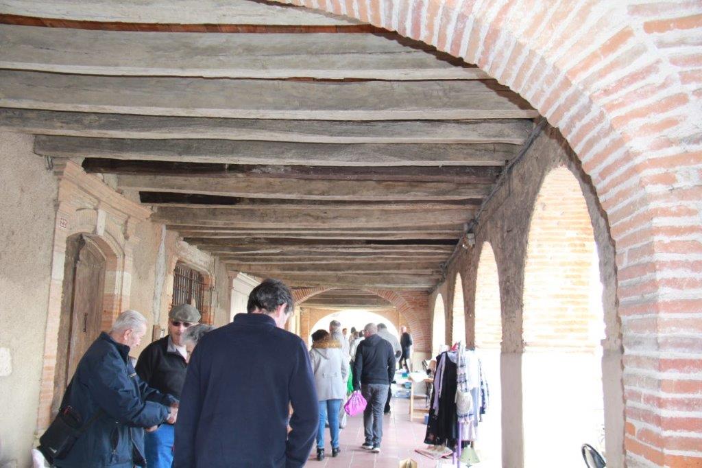 chineurs sous les arcades.JPG