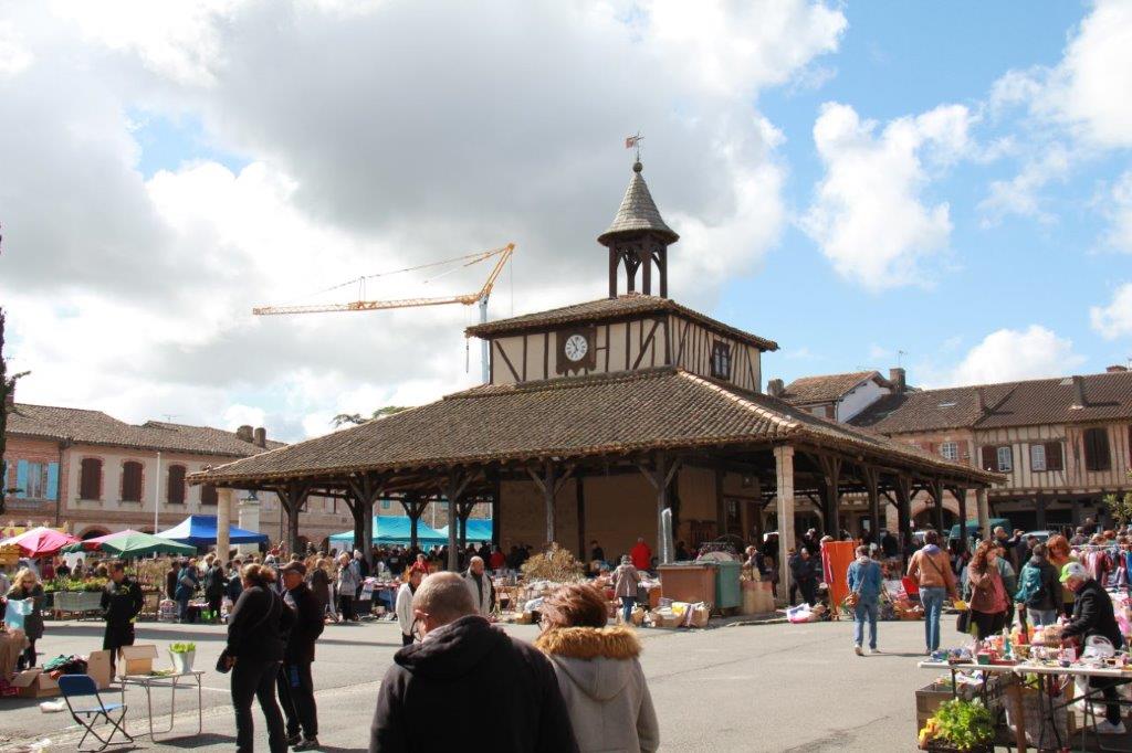 la place de la Halle.JPG