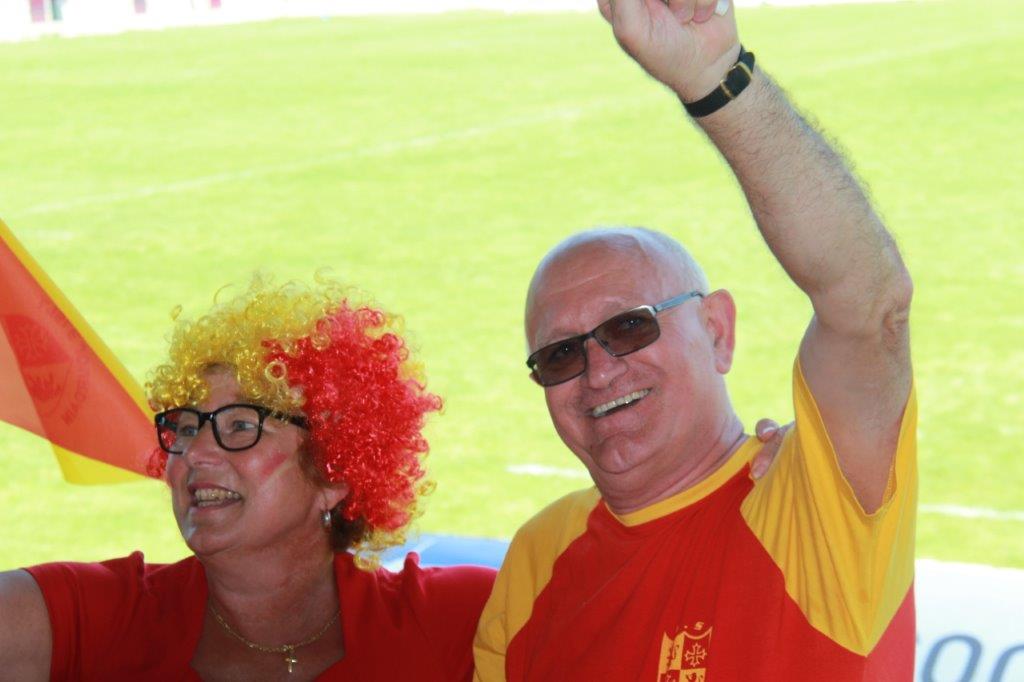 des supporters enthousiastes chez les sang et or.JPG