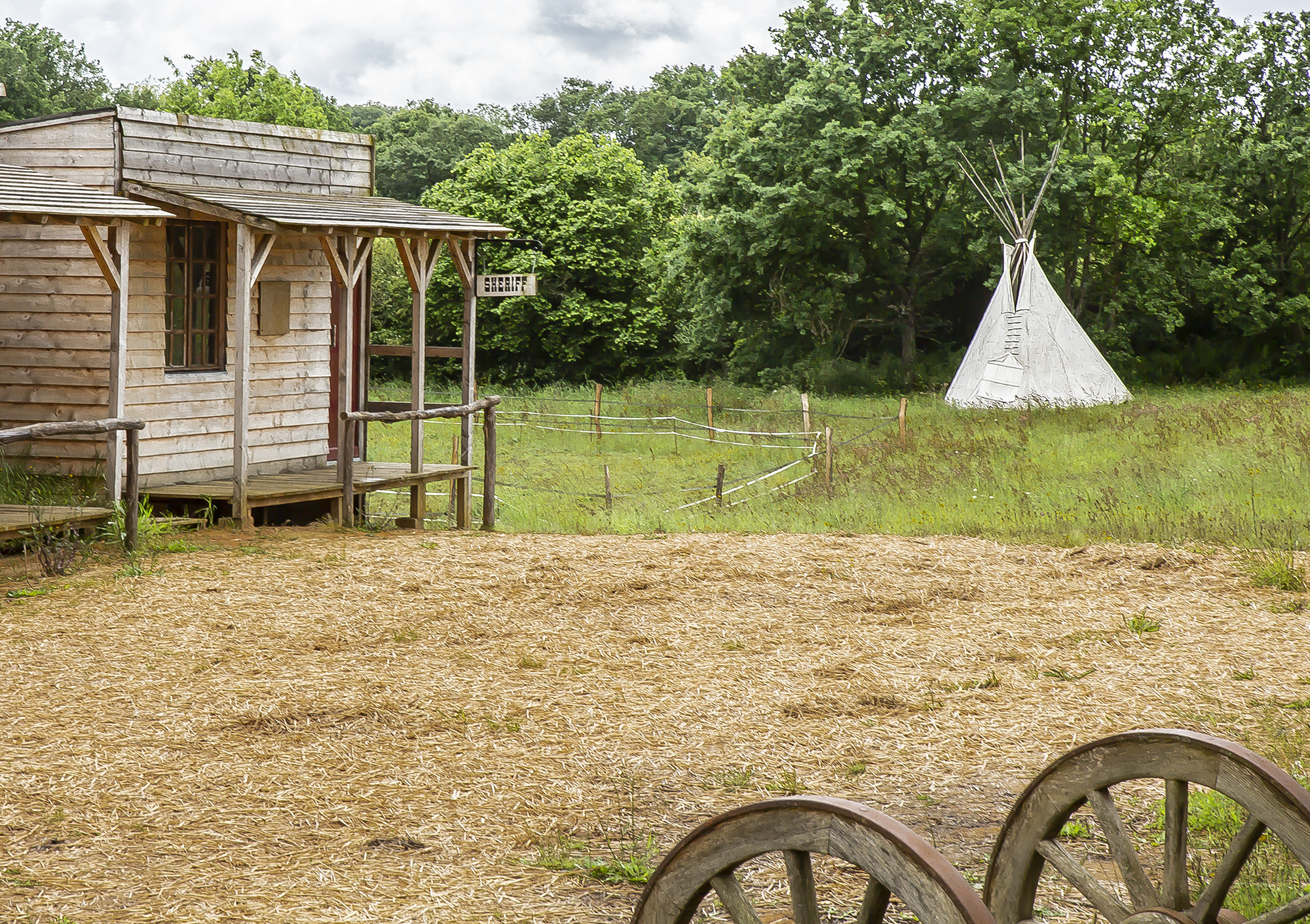 10 L'antre du sheriff et un tipi indien 1bis 190518.jpg