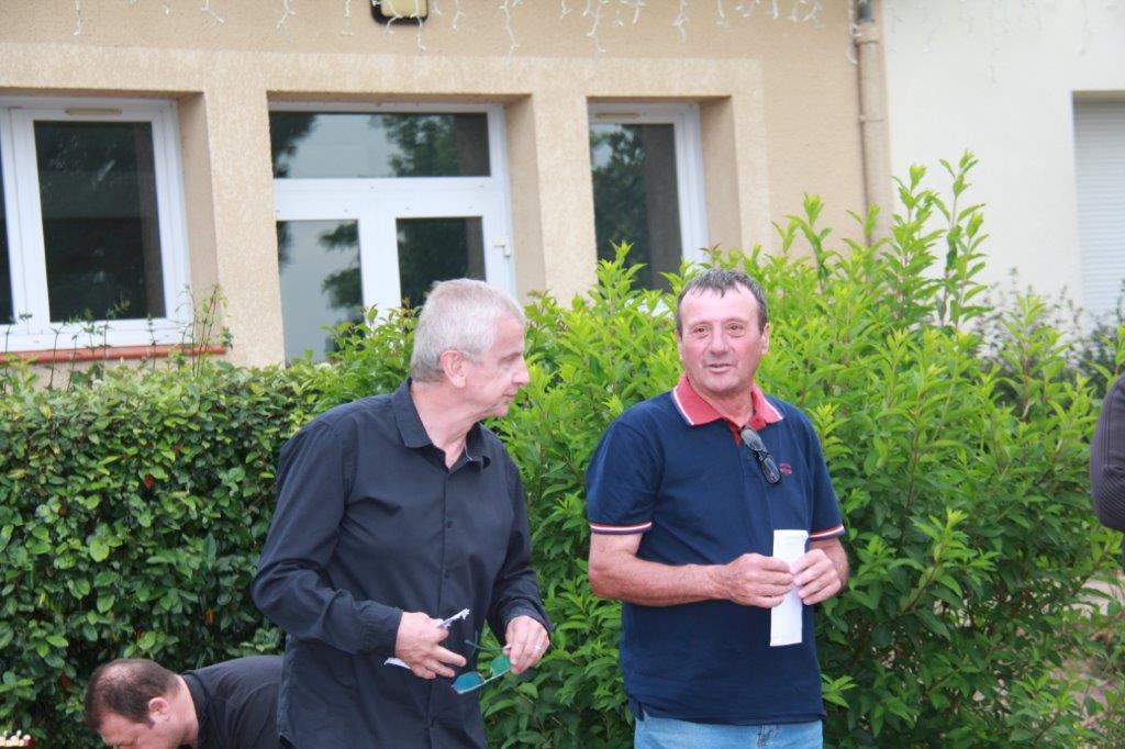 le cadeau de Jean-Michel Seys, maire de Marestaing.JPG