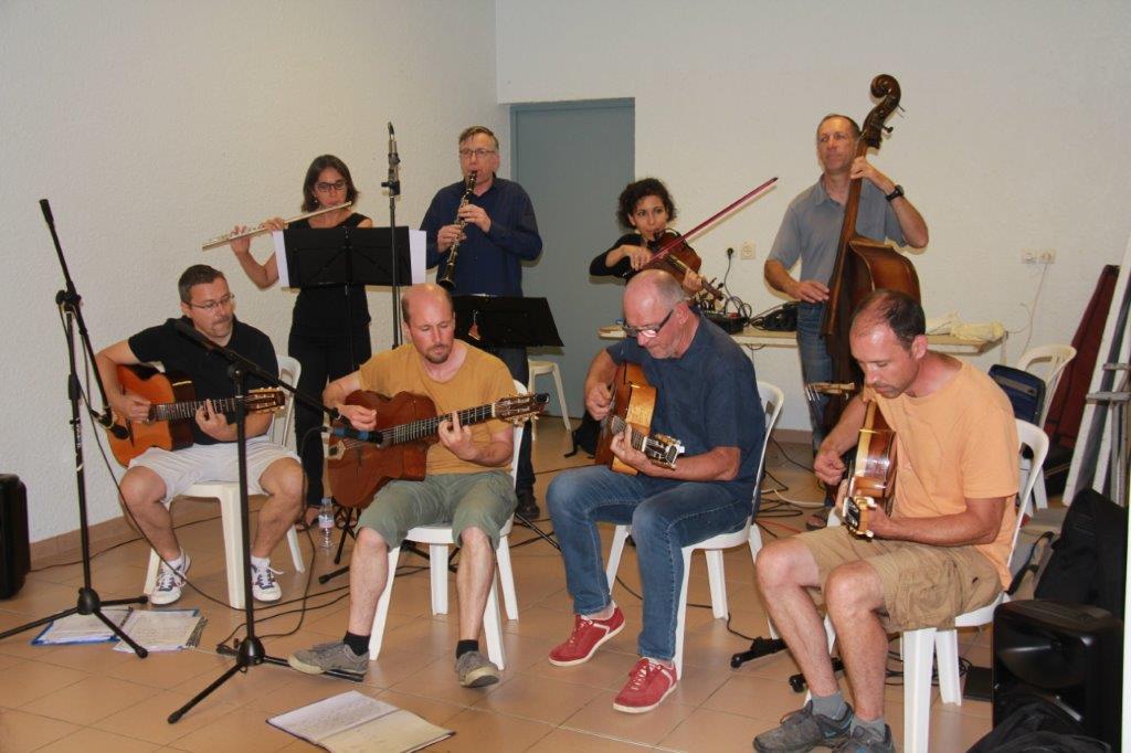 l'orchestre coup de pompe pendant les festivités.JPG