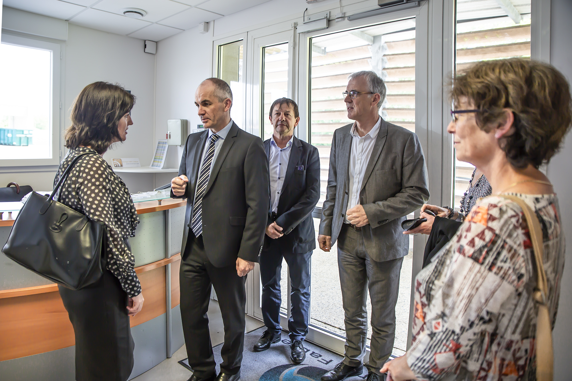 2 La préfète Olivier Lamarque et Alain Cailhol; au fond, Philippe Baratault, maire d'Aignan; à droite, Ghislaine Degatier