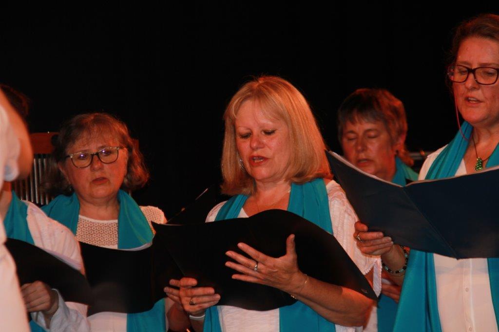 diverses choristes (2).JPG