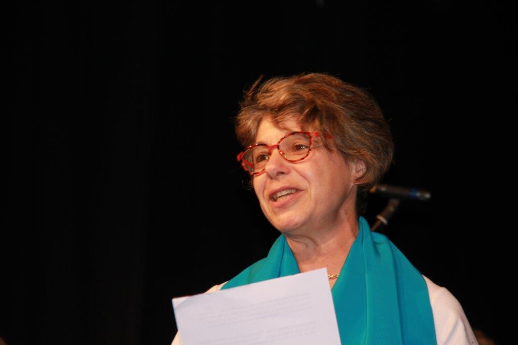 le professeur bénévole Corinne Réa Minvielle.JPG